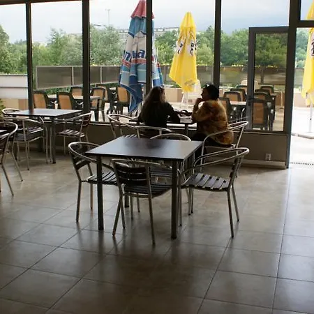 מלון Atm Center 2*