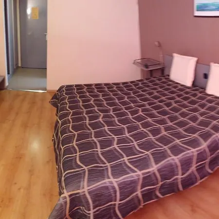 Atm Center Хотел 2*