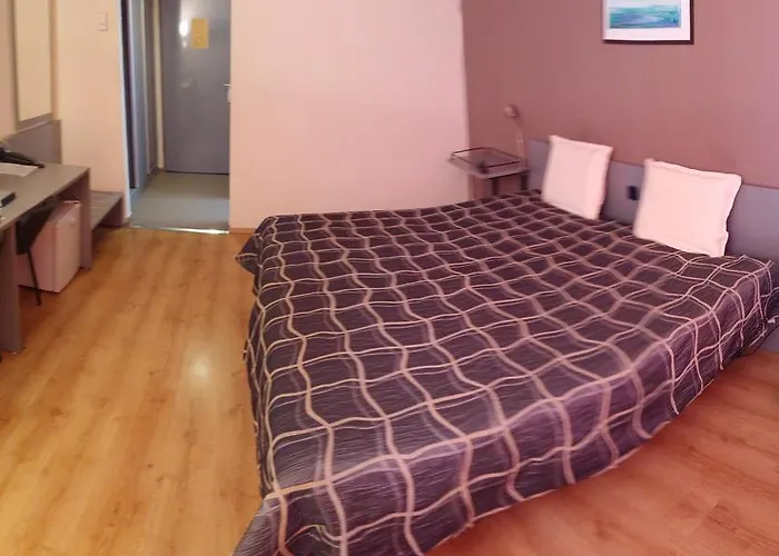 Atm Center Хотел 2*